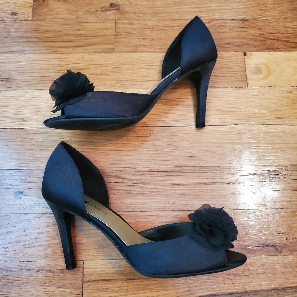 Black Peep Toe High Heels With Bow - Picture 4 of 8